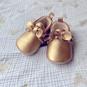 Brand new baby moccasins crib shoes